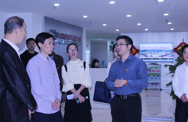 贛州市章貢區(qū)委組織部、非公黨委領(lǐng)導(dǎo)蒞臨我司視察指導(dǎo)黨建“三化”建設(shè)工作