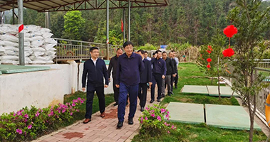 贛州市委常委、常務(wù)副市長高世文一行先后到挺進(jìn)環(huán)保定南馬山逕、龍南黃沙稀土尾水項(xiàng)目調(diào)研